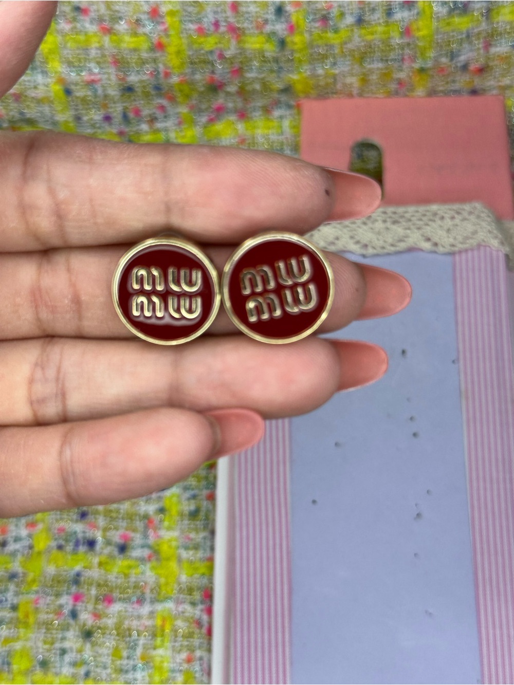 AA great Gold-Tone Red Enamel Logo Stud Hair Clips